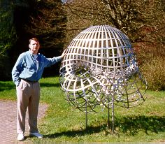 photo d'une sculpture de surface de Boy dans une universit allemande